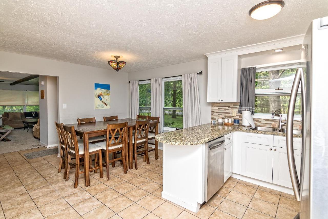 Camelback Rd Rancher- On One Acre & Near Attractions Holiday home