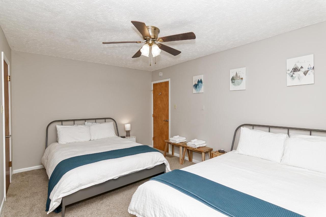 Camelback Rd Rancher- On One Acre & Near Attractions
