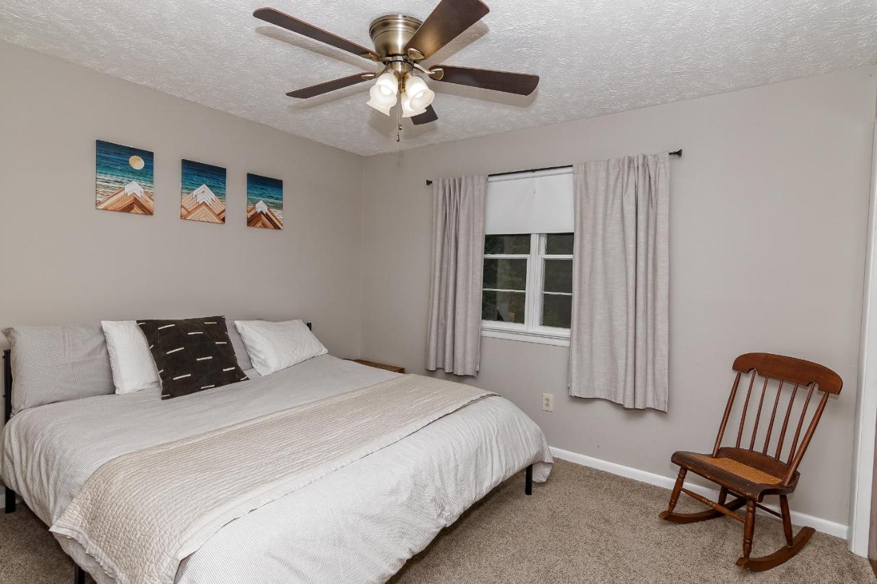 Holiday home Camelback Rd Rancher- On One Acre & Near Attractions